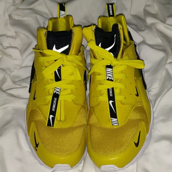 Nike Huarache Run SE Bright Citron (GS) Nike Huarache Run SE Bright Citron (GS)